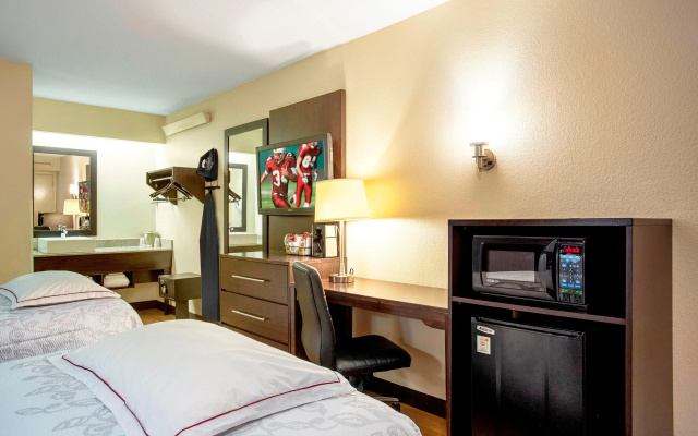 Red Roof Inn PLUS+ Baltimore-Washington DC/BWI Airport