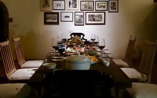 Houjie Wuhao Inn