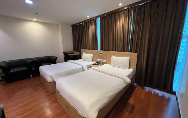 Hyphen Business Hotel