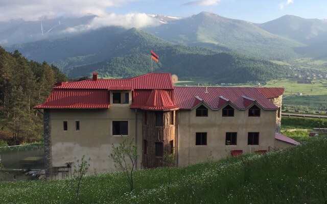 Отель LerMont Guest House Дзорагет вид на фасад