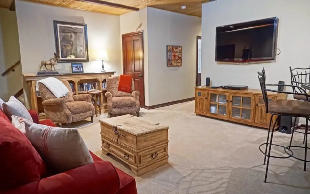 2095 Vermont Rd W - 5 Br Home