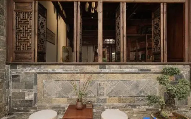 Sichenyuan culture Resort Hotel (Jianshui Ancient City)