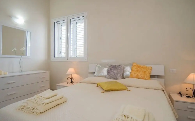 VIlla White