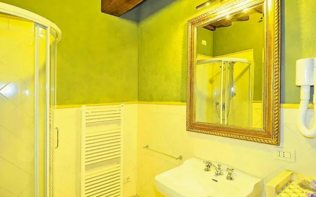 Estate in Monte Serra With Panoramic Views