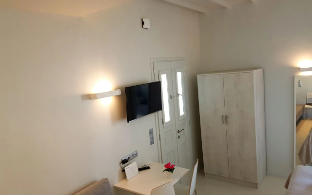 Lefteris Hotel & Apartments