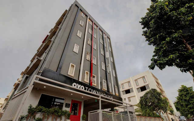 OYO Townhouse 149 Siri Residency Hebbal