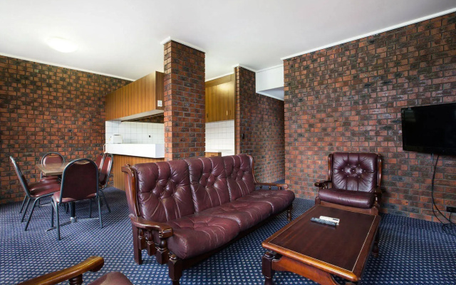 Nightcap at Excelsior Hotel