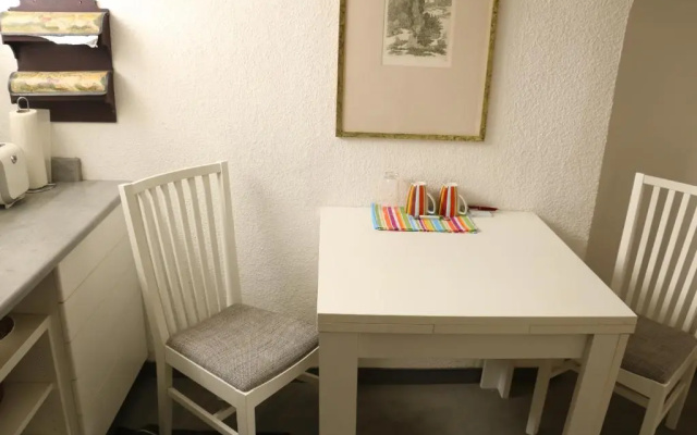 Apartment mit Gartenblick und kleines Apartment im 3 Familienhaus