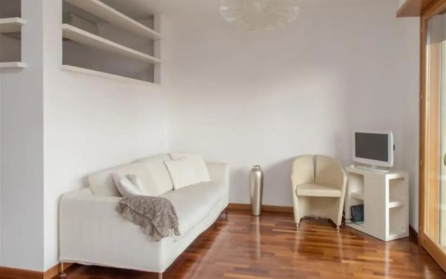 Bocconi Navigli Apartment With Terrace