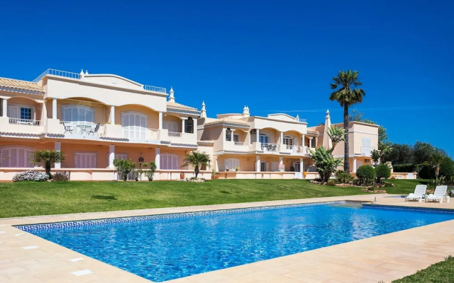 10 Marinha Two Bed Apt At Award Wining Beach