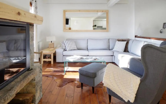 Esquiros by FeelFree Rentals