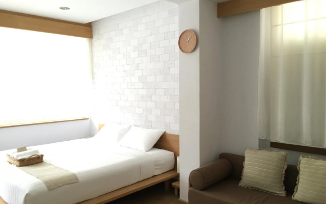 Eat Sleep Cafe & Bed