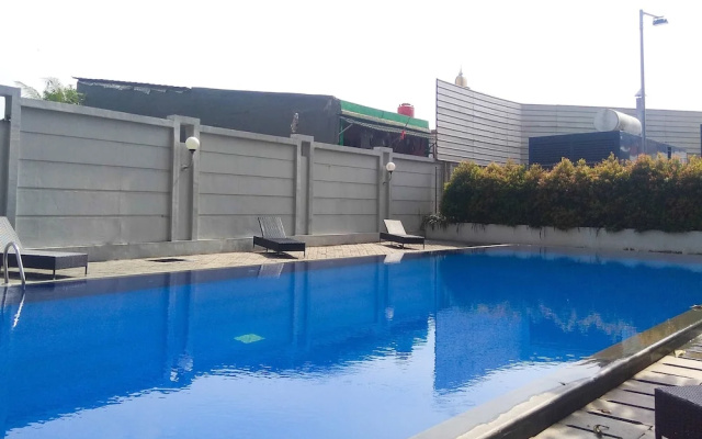Relaxing Studio at Tifolia Apartment