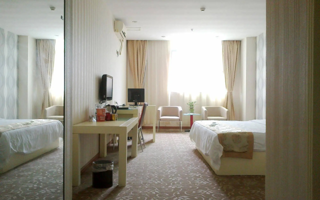 Urba Jinxiang Hotel (Baoti Subway Women and Children Store)