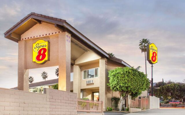 Отель Super 8 Los Angeles/Alhambra Лос-Анджелес вид на фасад