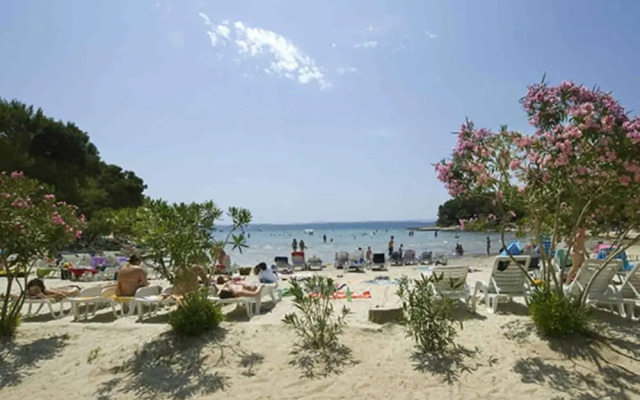 Alluring Holiday Home in Pakostane With Swimming Pool