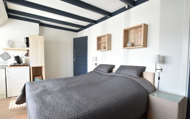 Elegant Studio Near Beach