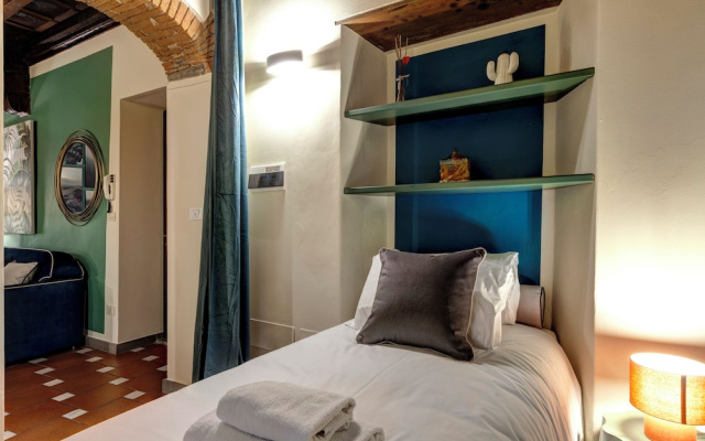Agnese Apartment by Mamo Florence