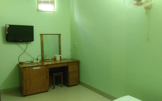 Honey Hotel