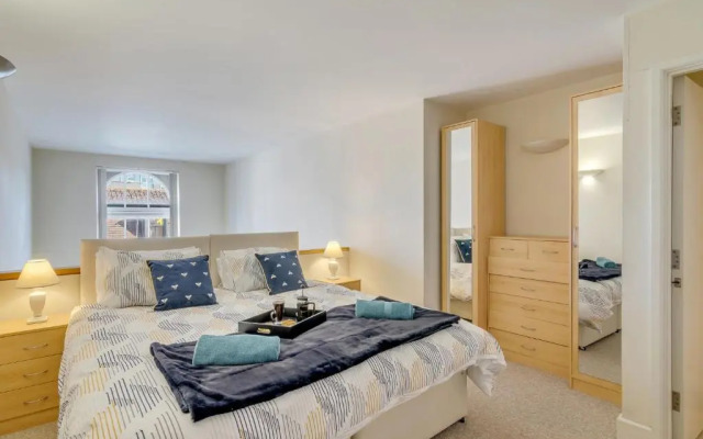 King St 1 bed apartment