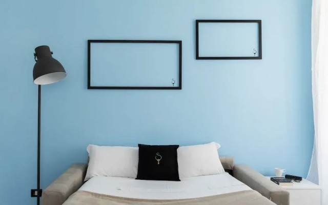 A World Aparts - The Artist's Suite