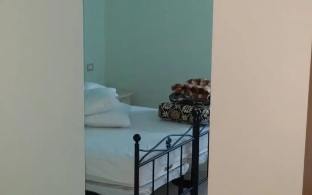 Atina Bed