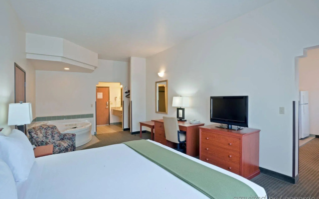 Holiday Inn Express & Suites Ashland by IHG