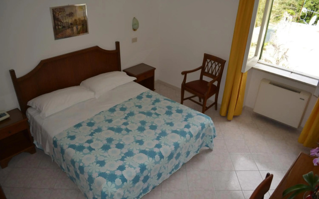 Hotel Maronti
