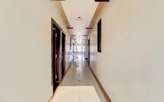 Warunase Palace by OYO Rooms