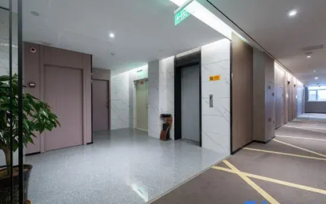 Manzhou Hotel (Lanzhou Zhongchuan International Airport)