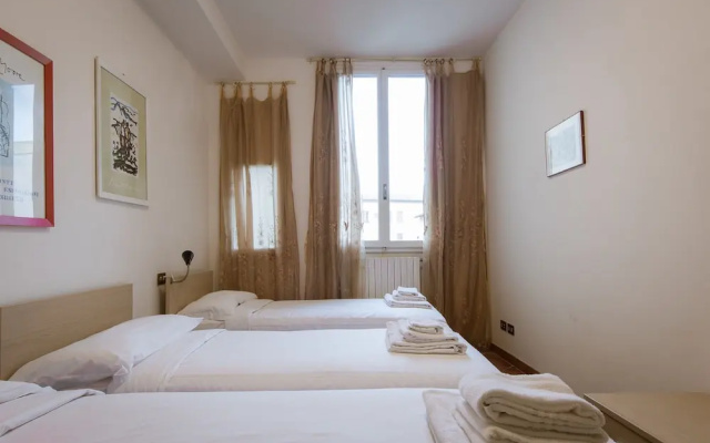 Leone Apartment