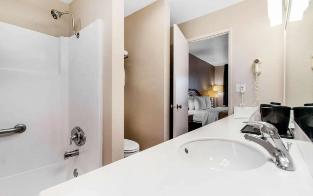 Ramada Bayside Inn & Suites Eureka