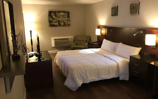 Stratus Suites - Boutique Hotel