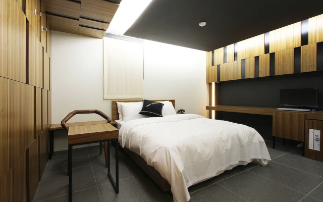 Form Hotel