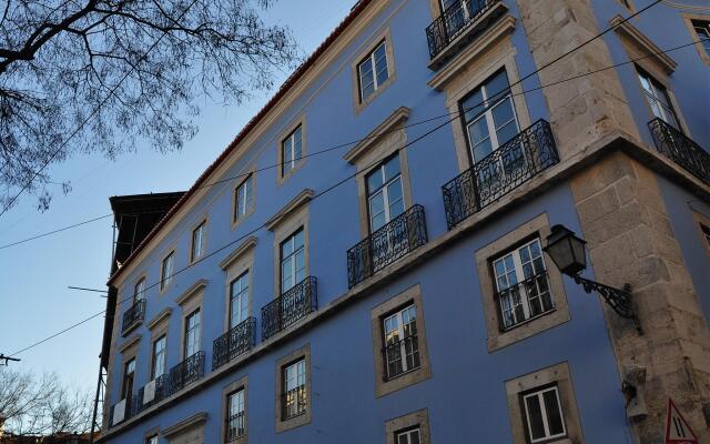Апартаменты Hello Lisbon Castelo Apartments вид на фасад