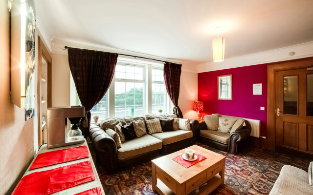 OYO Braeriach Hotel