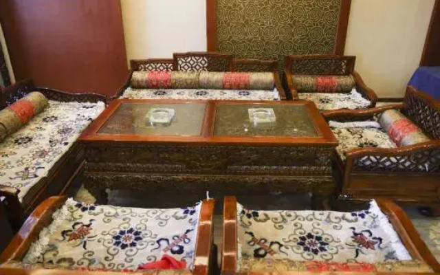 Minshan Tibet National Hotel (Zhaji Temple)