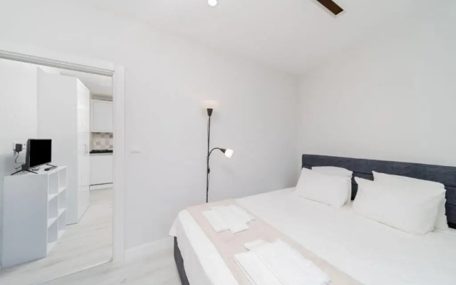 Comfy Home With Balcony in Muratpasa