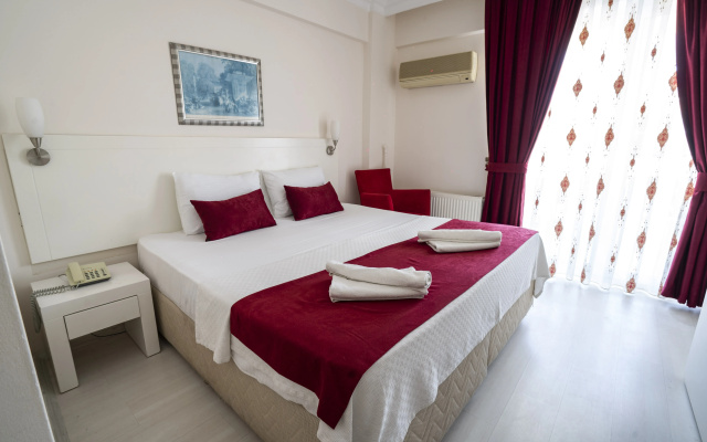 Ayapam Hotel