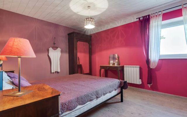 Holiday Home Saint-Beauzire near Pauillac Castle
