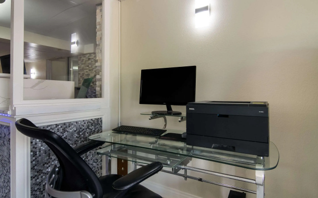 Quality Inn Aurora - Naperville Area