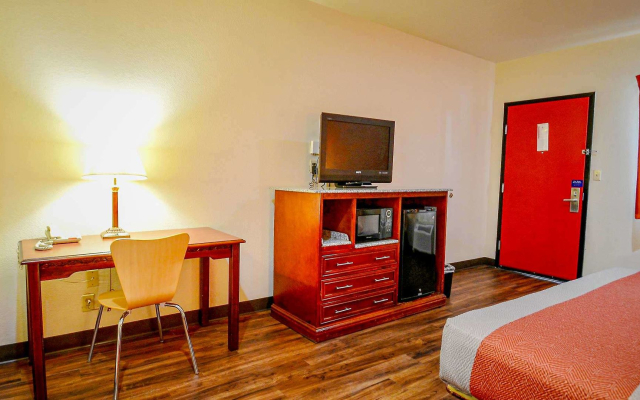 Motel 6 Atoka, OK