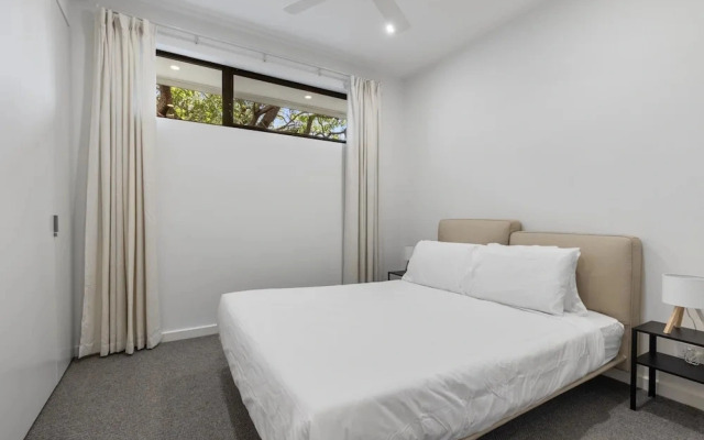 Stylish 3-bed Townhouse Near City Fringe