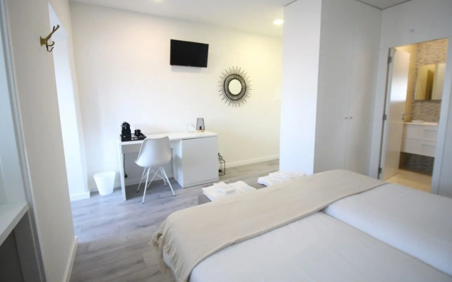 JR Studios & Suites