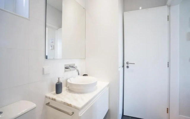 GuestReady - Chic and Vibrant Apt with Stunning Views - Anjos