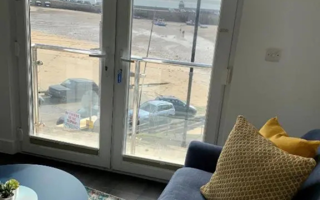 Modern studio apartment with stunning views!