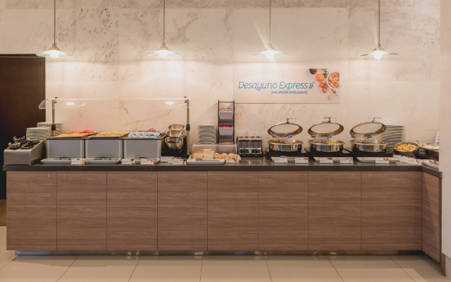 Holiday Inn Express & Suites Silao Aeropuerto - Terminal by IHG