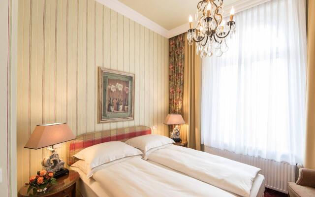 Hotel City House комната для гостей