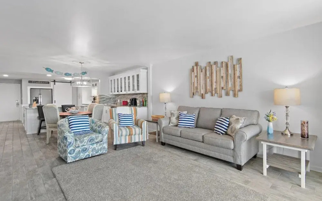 Shoreline Towers 3033