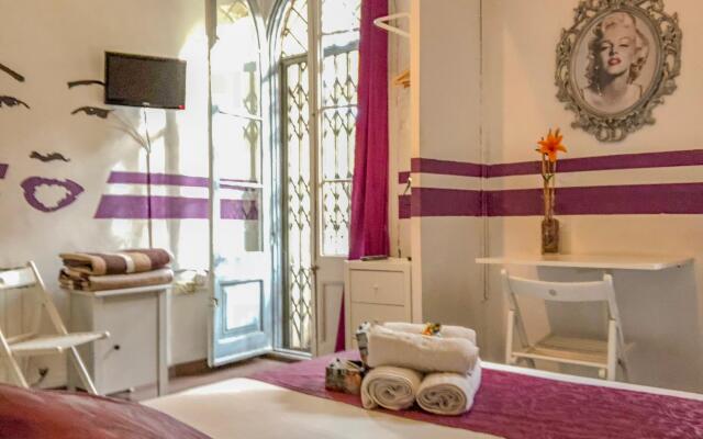 Отель La Isla Hostal Испания, Барселона - 1 отзыв об отеле, цены и фото номеров - забронировать отель La Isla Hostal онлайн комната для гостей